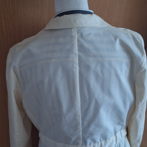 Banana Republic Cream Trench Coat Size Medium - Picture 6 of 13
